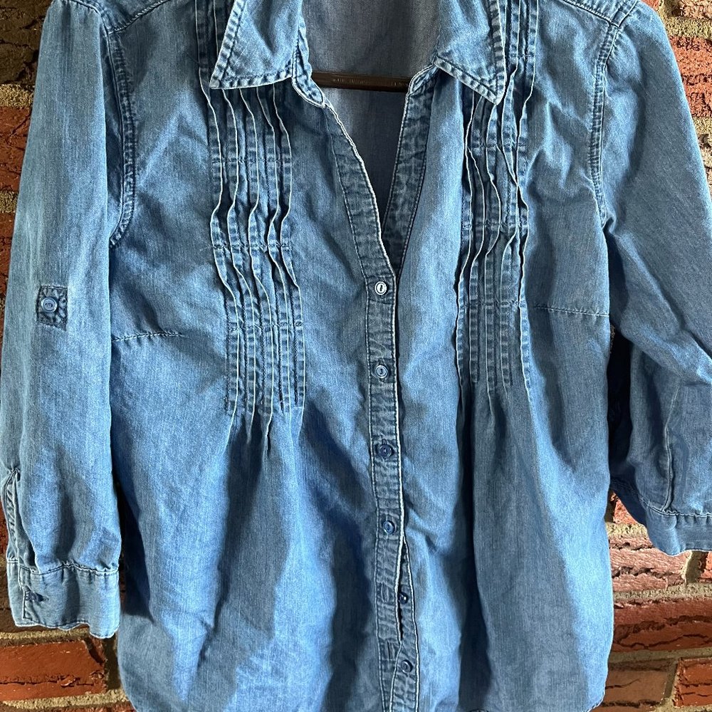 Gloria Vanderbilt, Small, denim blue shirt